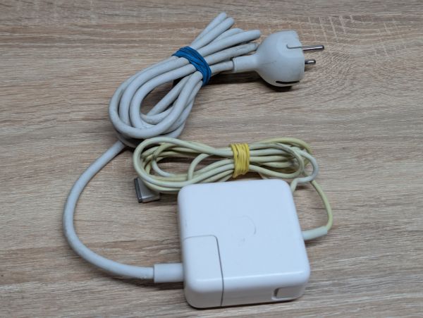 Б/В Оригінальний блок живлення Apple 45W MagSafe 2 A1436