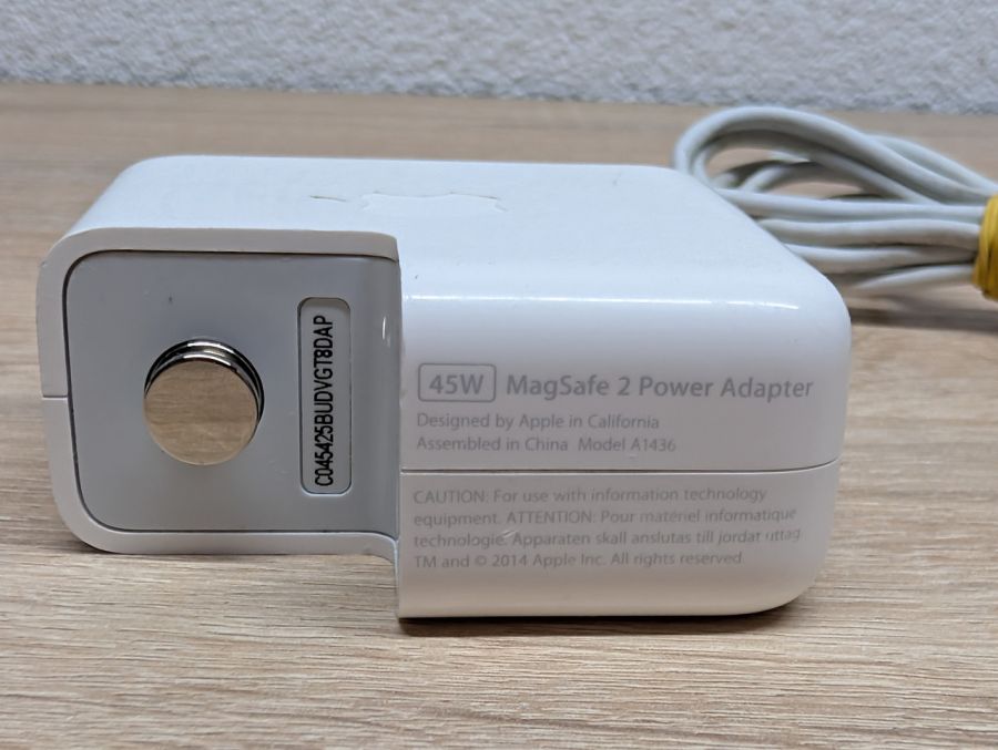 Б/В Оригінальний блок живлення Apple 45W MagSafe 2
