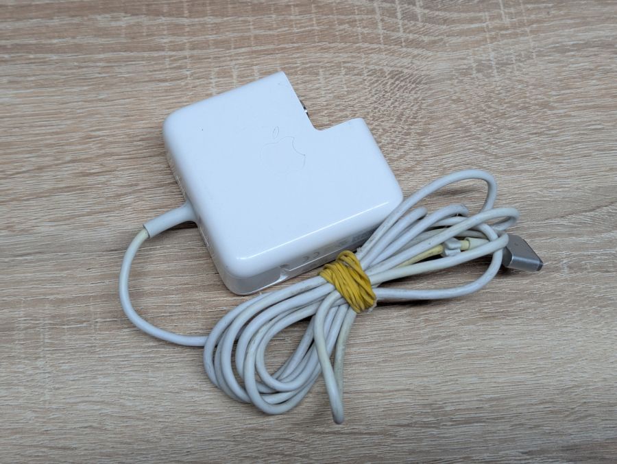Оригінальний блок живлення Apple 45W MagSafe 2 Б/В