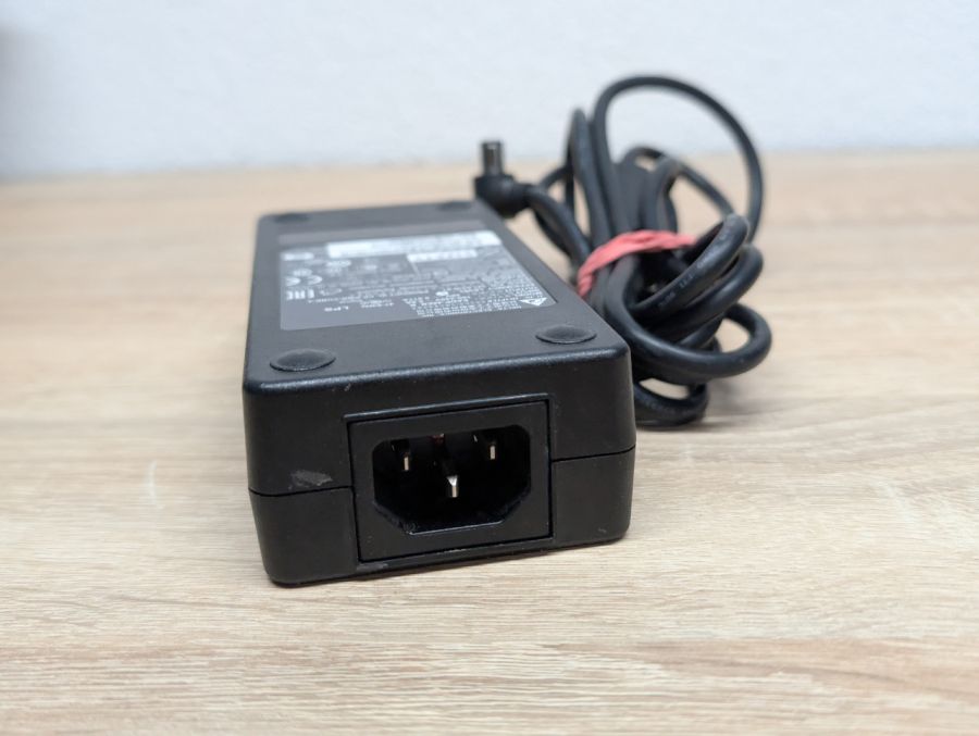 Б/В Блок живлення Delta Electronics 44W 48V 0.917A 7.4 x 5.0 мм