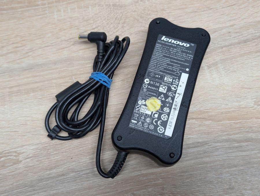 Б/В Блок живлення Lenovo 90W 19V 4.74A 5.5 x 2.5мм