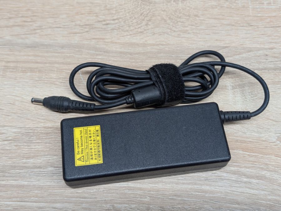 Б/В Блок живлення Toshiba 75W 19V 3.95A 5.5 x 2.5мм