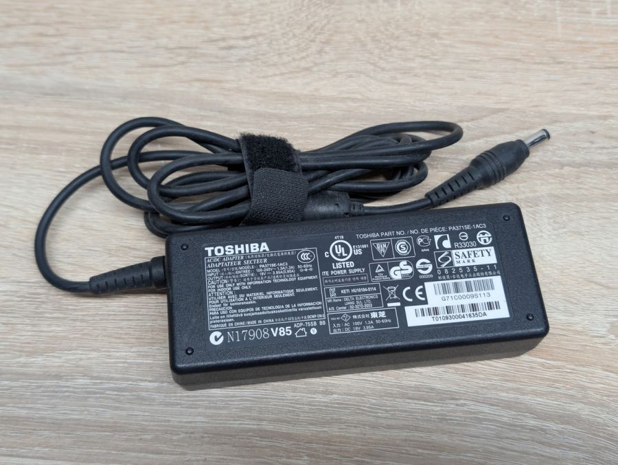 Б/В Блок живлення Toshiba 75W 19V 3.95A 5.5 x 2.5мм