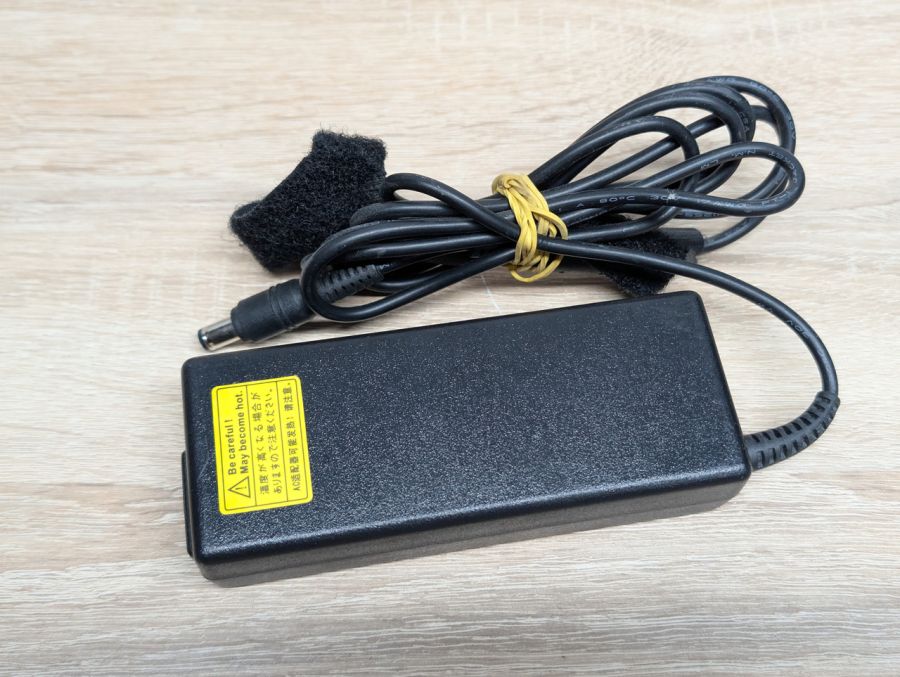 Б/В Блок живлення Toshiba 75W 15V 5A 6.3 x 3.0мм