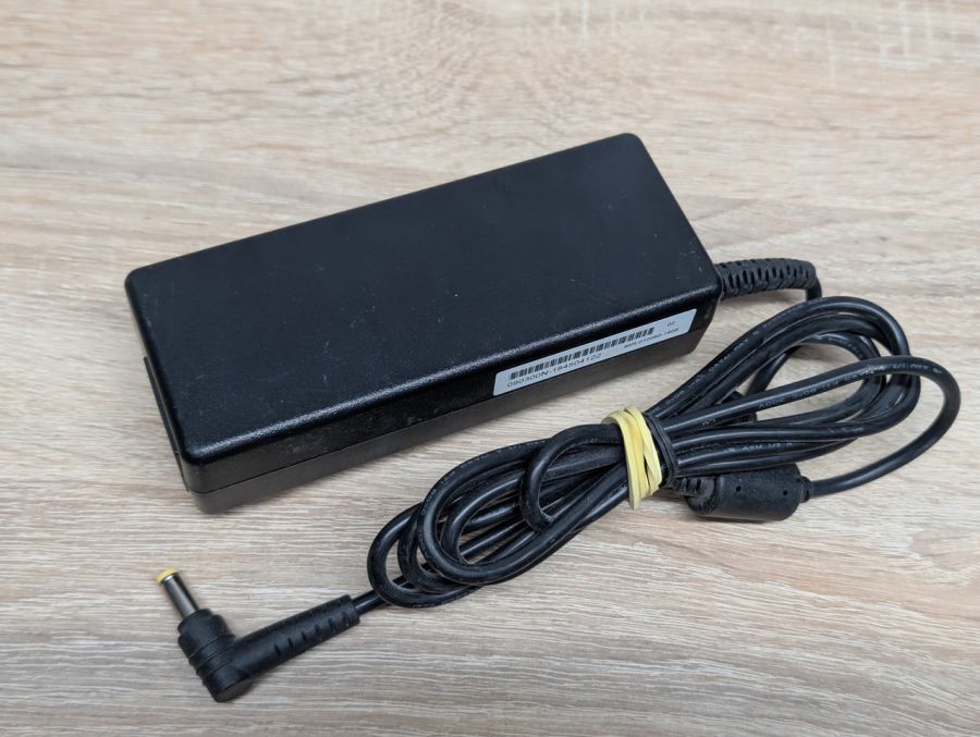 Б/В Блок живлення AcBel Polytech 90W 19V 4.74A 5.5 x 2.5мм