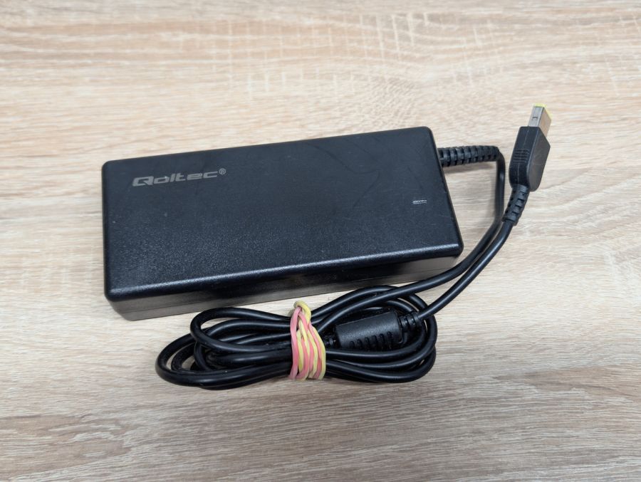 Блок живлення Qoltec 90W 20V 4.5A Slim Tip Б/В
