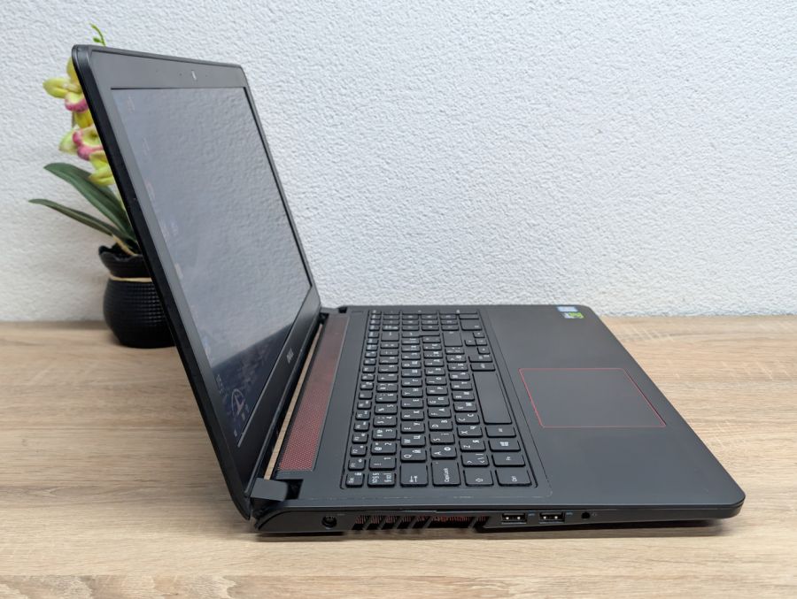Ноутбук Б/В Dell Inspiron 7559, Intel Core i7-6700HQ, DDR3 16GB, SSD 256GB + HDD 320GB, NVIDIA GeForсe GTX 960M 4GB, 15.6" Full HD