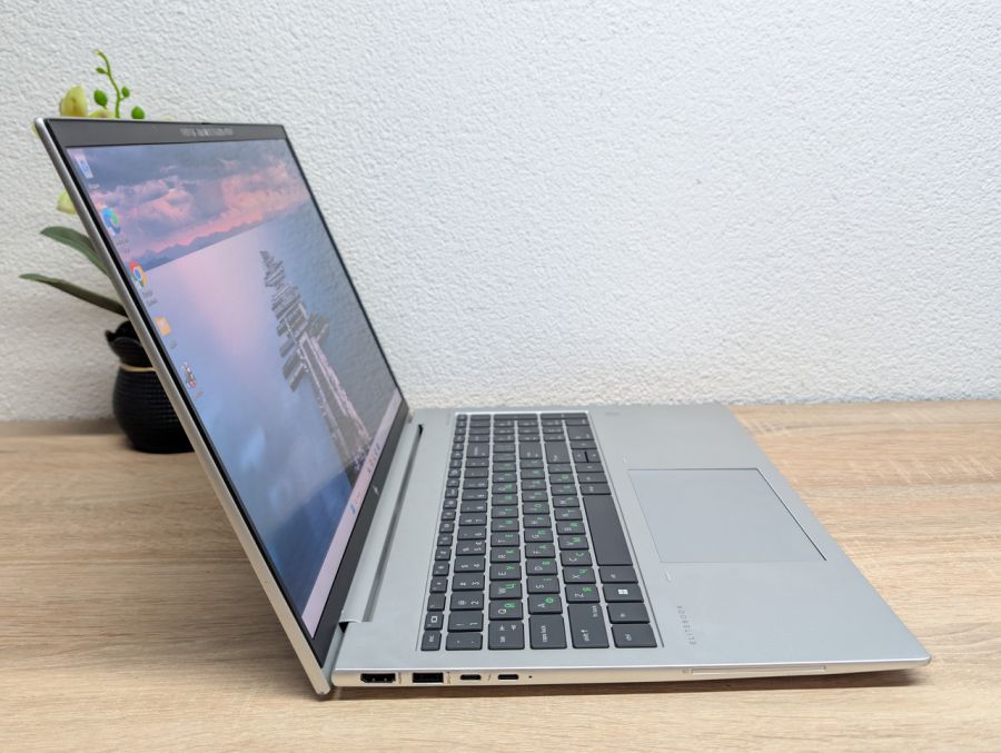 Ноутбук Б/В HP EliteBook 865 G10, AMD Ryzen 5 PRO 7545U, DDR5 16GB, SSD 512GB, 15.6" Full HD