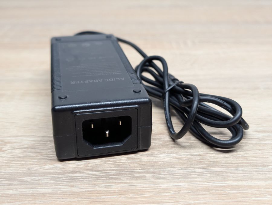 Блок живлення 24V 1.25A 5.5 x 2.1мм Б/В