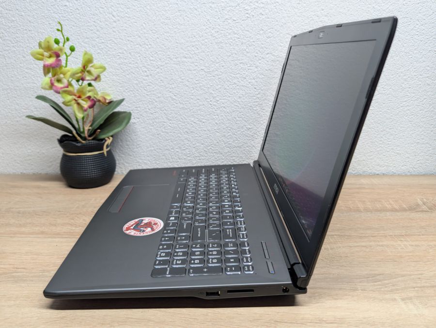 Ноутбук Б/В MSI GP62MVR 7RFX, Intel Core i5-7300HQ, DDR3 16GB, SSD 256GB + HDD 1TB, NVIDIA GeForce GTX 1060 3GB, 15.6" Full HD