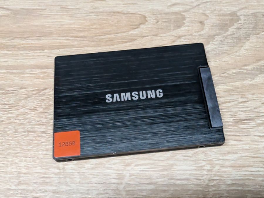 SSD Samsung 830 128 Gb 2.5" Життя 98% Б/В