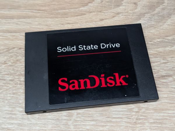 SSD SanDisk SDSSDP 128Gb 2.5" Життя 100% Б/В