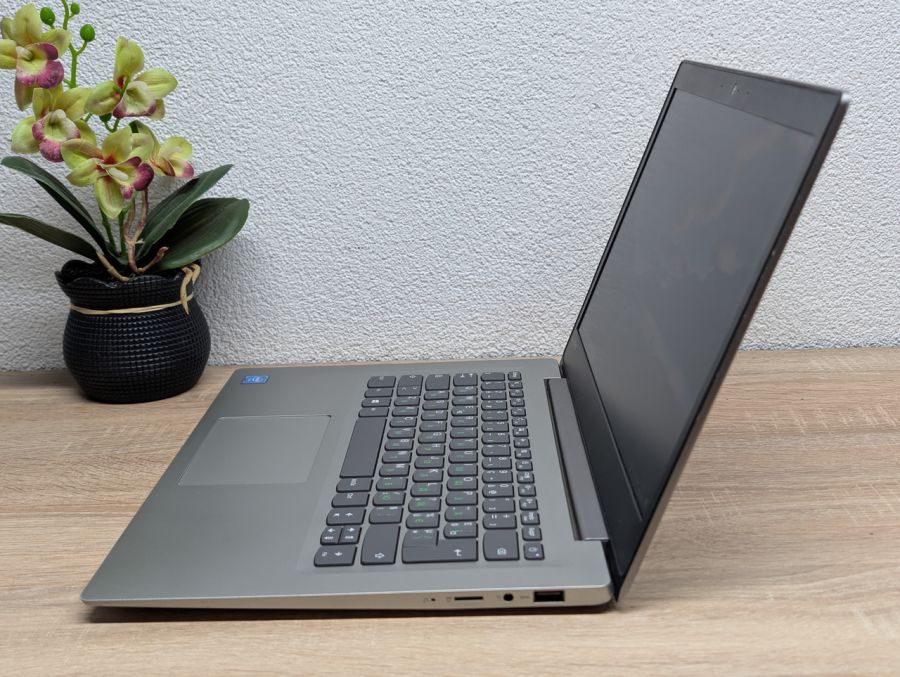 Ноутбук Б/В Lenovo S130-14IGM, Intel Celeron N4000, DDR4 2GB, SSD 64GB, 14"