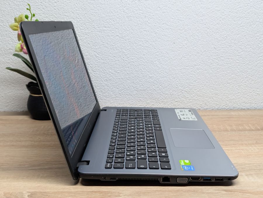 Ноутбук Б/В Asus R540L, Intel Core i3-5005U, DDR3 8GB, SSD 256GB, NVIDIA GeForce 920M 2GB, 15.6"