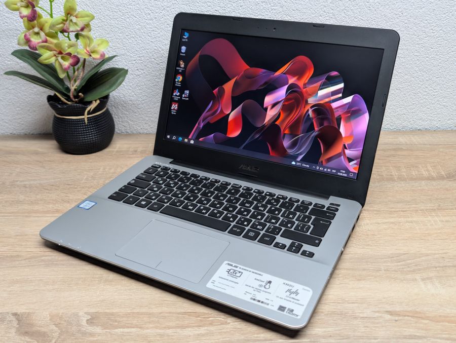 Ноутбук Б/В Asus X302U, Intel Core i3-6006U, DDR3 8GB, SSD 128GB, 13" HD
