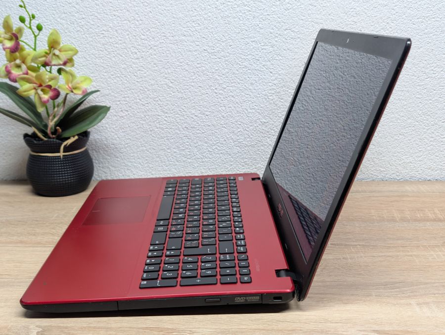 Ноутбук Б/В Asus X550CС, Intel Core i3-3217U, DDR3 8GB, SSD 256GB, NVIDIA GeForce GT 720M 2GB, 15.6"