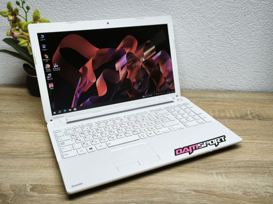 Ноутбук Б/В Toshiba Satellite C55-A, Intel Core i3-3110M, DDR3 8GB, SSD 120GB, 15.6" HD