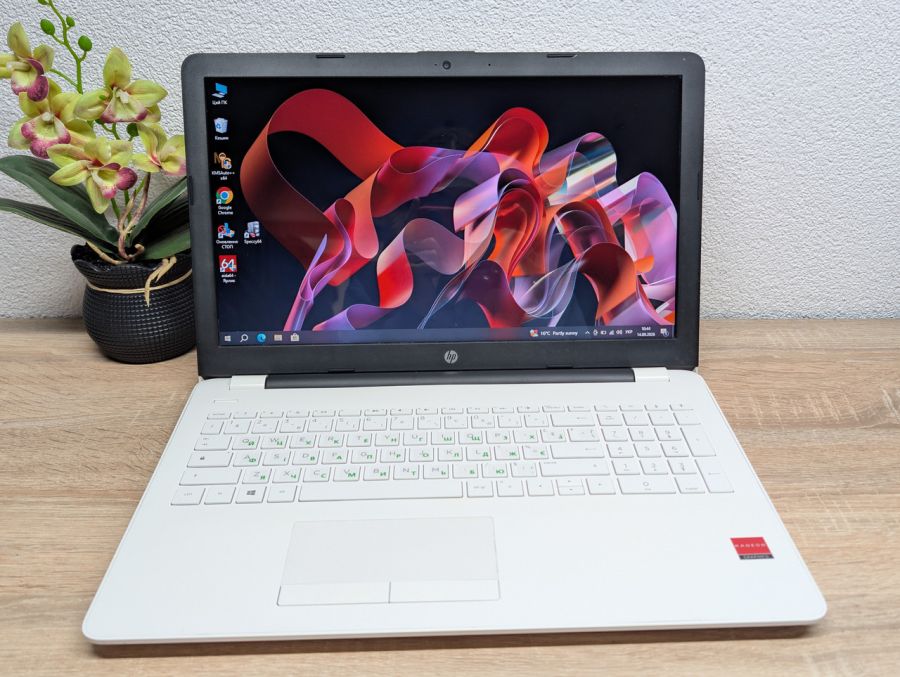 Ноутбук Б/В HP Laptop 15, AMD A9-9420, DDR4 8GB, SSD 128GB + HDD 320GB, AMD Radeon 520 2GB, 15.6"