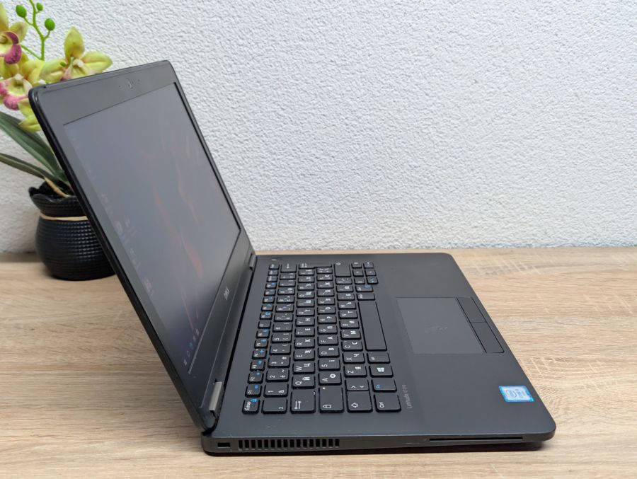 Ноутбук Б/В Dell Latitude E7270, Intel Core i5-6300U, DDR4 8GB, SSD 128GB, 12" HD [ProductHub SKU Dell697]